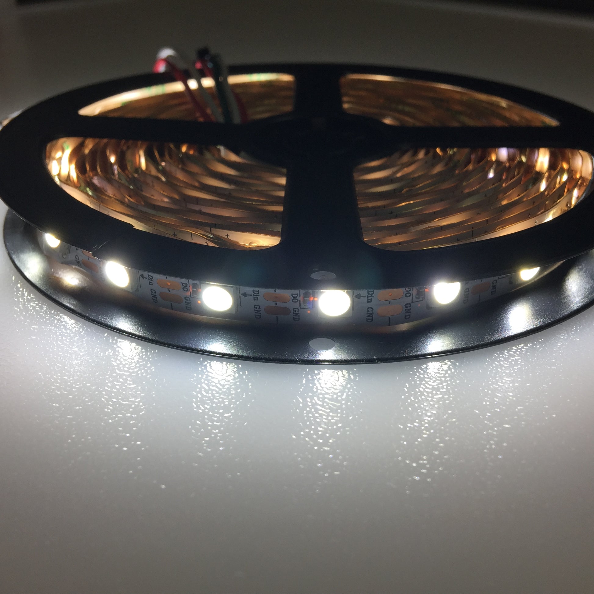 RGBW Pixel LED Strip Light 5V 60 LEDS/M Magic Color UL SK6812 IP20 Non Waterproof Kit - HOLLYWOOD LEDS
